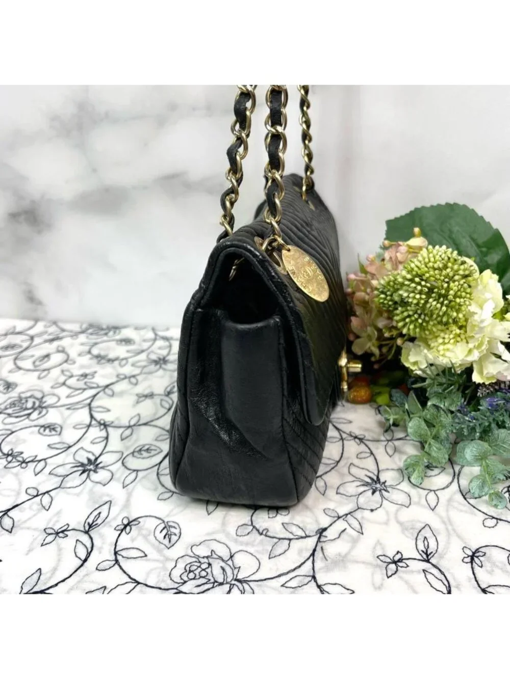 Chanel Blanc Double Flap Shoulder